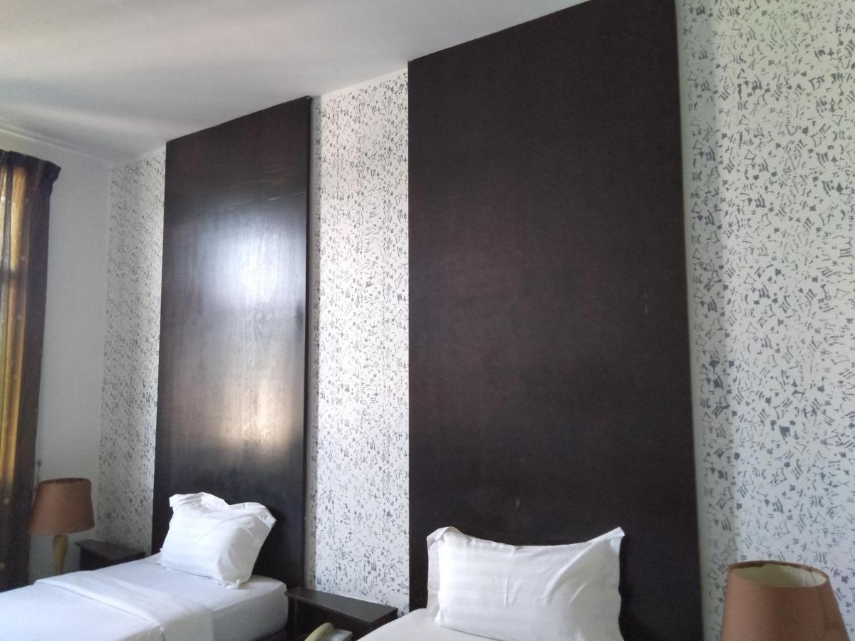בנדר סרי בגאוואן Ginasuite Kompleks27 Hotel מראה חיצוני תמונה