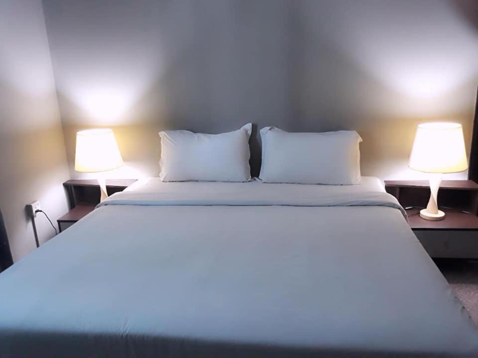 בנדר סרי בגאוואן Ginasuite Kompleks27 Hotel מראה חיצוני תמונה