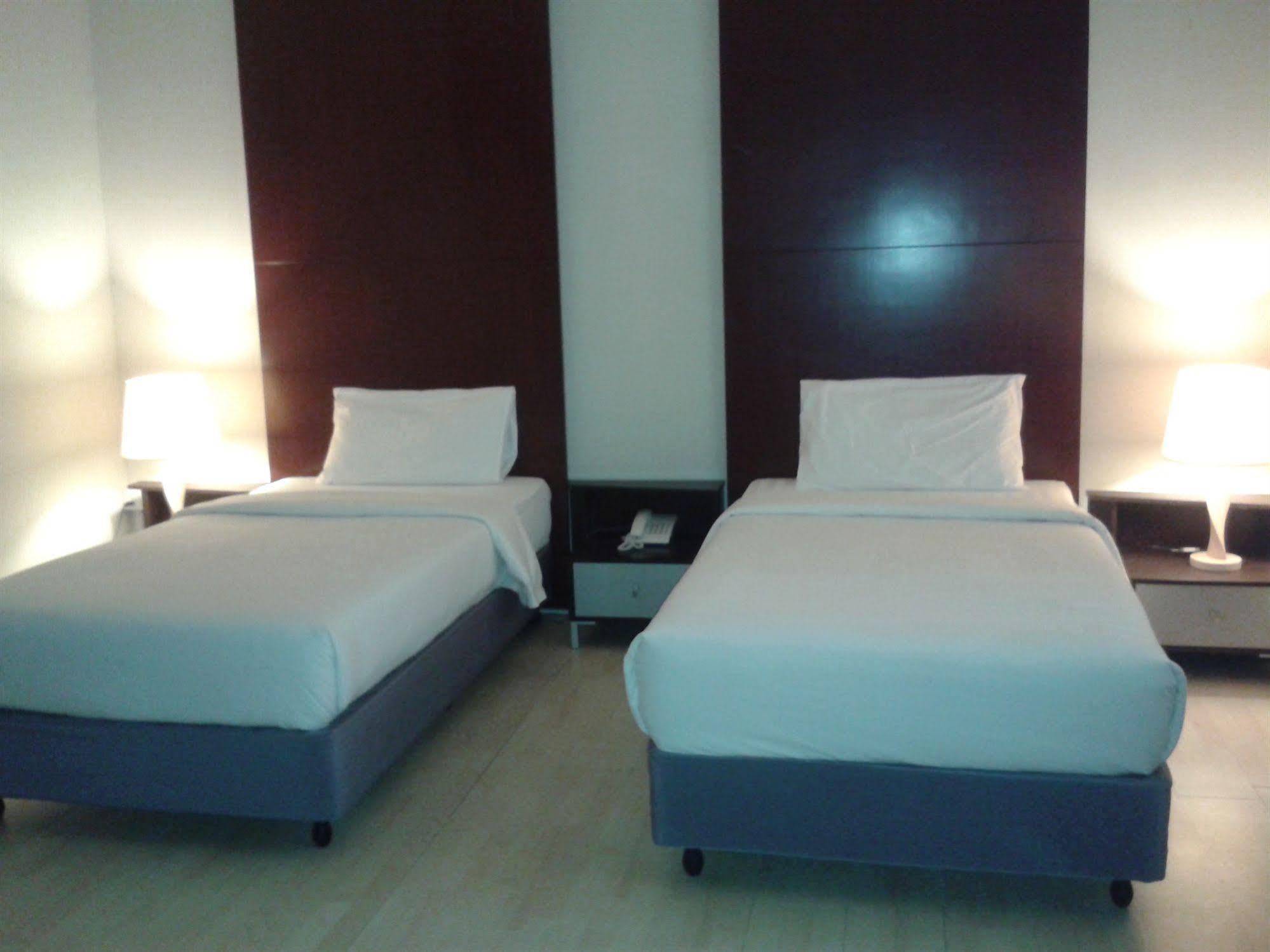 בנדר סרי בגאוואן Ginasuite Kompleks27 Hotel מראה חיצוני תמונה